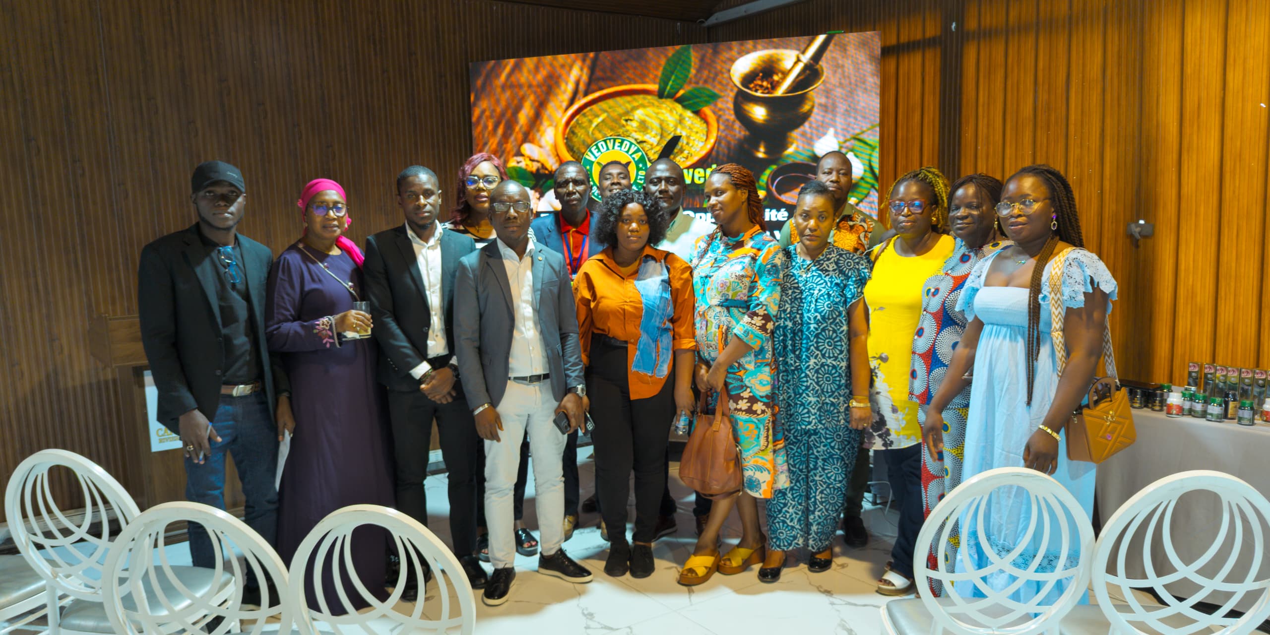 Photo de groupe des participants à la conférence Vedvedya du 14 février 2026